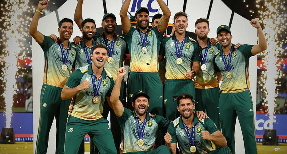 पवेलियन एंड पर नाम उनका है, 2027 के कॉन्ट्रैक्ट पर नहीं: लंकाशायर ने एंडरसन से 25 साल का रिश्ता तोड़ा